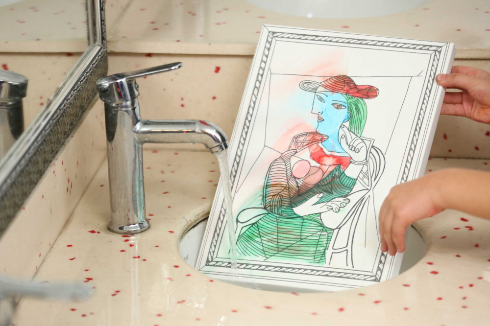 Planșă Reutilizabilă de Colorat – Washable Art – Pablo Picasso: „Femeie Așezată” – 25 × 35 cm [3]