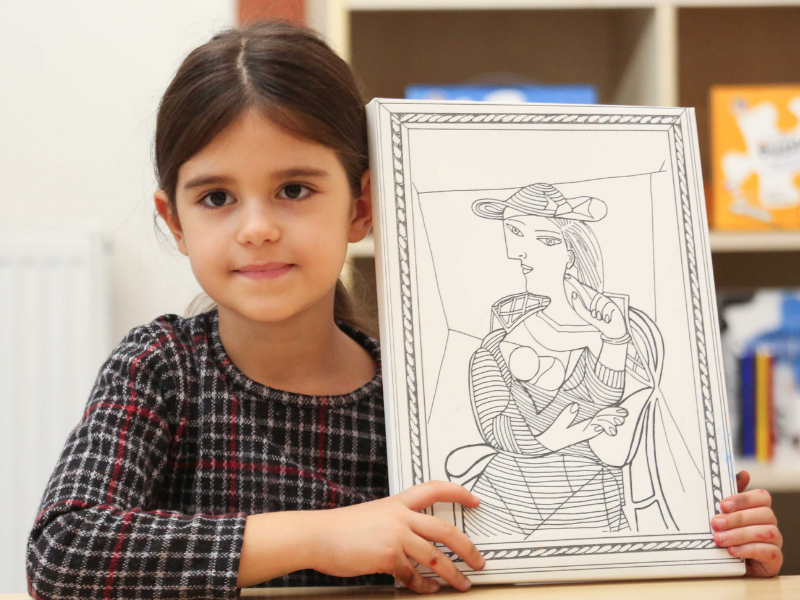 Planșă Reutilizabilă de Colorat – Washable Art – Pablo Picasso: „Femeie Așezată” – 25 × 35 cm [7]