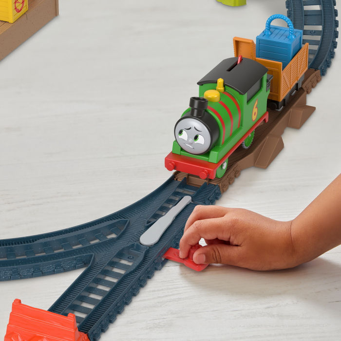 Thomas Set de Joaca cu Locomotiva Percy Motorizata  [8]