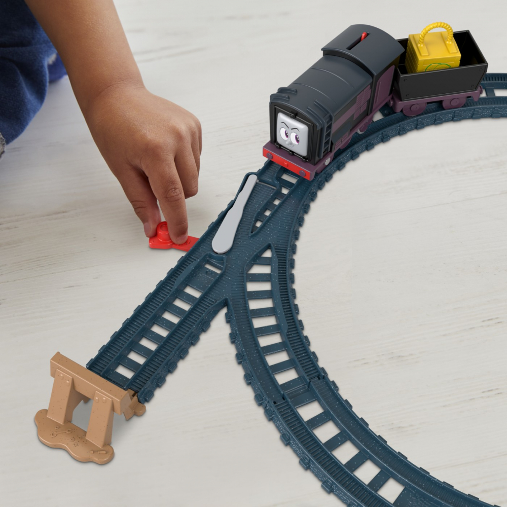 Thomas Set De Joaca Cu Locomotive Diesel Si Cranky Motorizate Si Accesorii [4]
