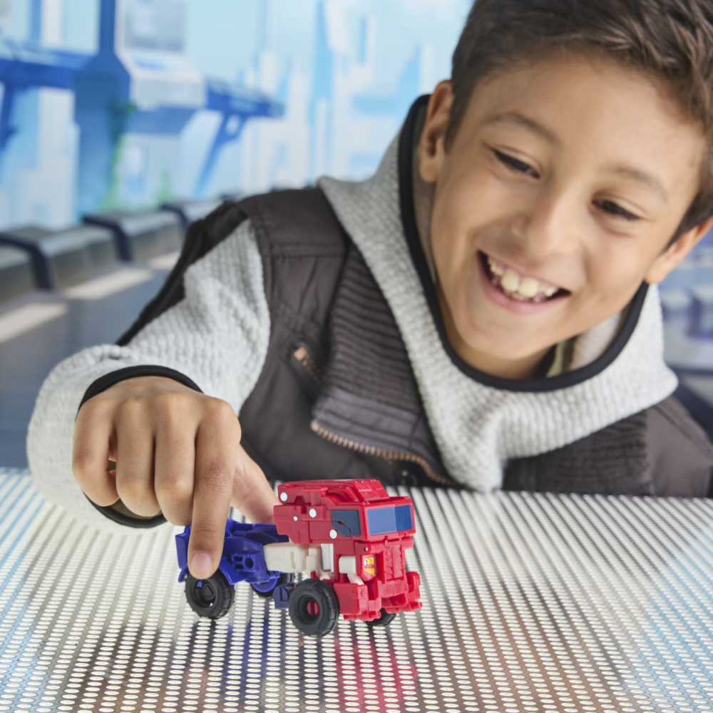 TRANSFORMERS CYBERWORLD ROBOT OPTIMUS PRIME CONVERTIBIL 10CM [6]