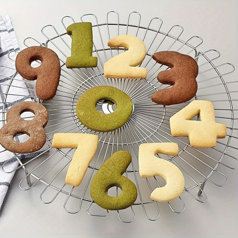 Set 9 forme decupatoare pentru biscuiti,cifre de de la 0-9 ,metal [12]