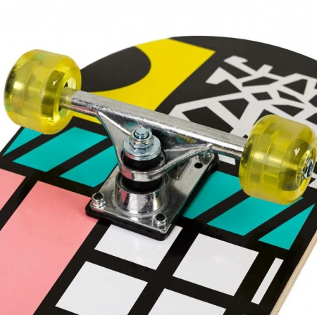 Skateboard sport cu design modern [1]