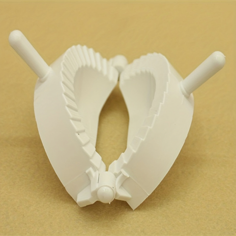 Set 2 forme pentru coltunasi/ravioli,dimesniuni diferite, plastic,alb [1]