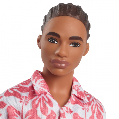 BARBIE PAPUSA BAIAT FASHIONISTAS IN SALOPETA STIL HAWAIAN SI SANDALE VERZI [5]
