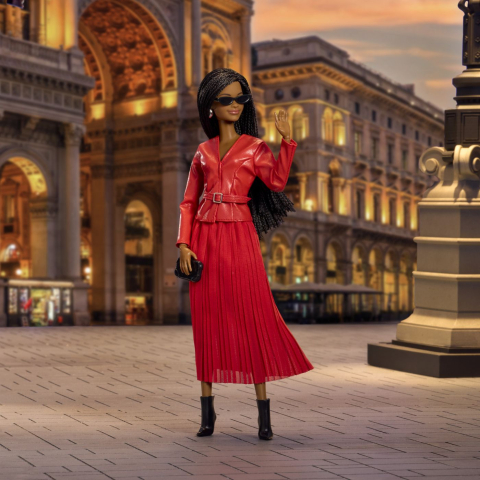 BARBIE SIGNATURE SAPTAMANA MODEI LA MILANO PAPUSA BARBIE TINUTA ROSIE [7]