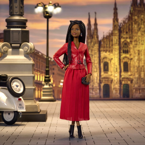 BARBIE SIGNATURE SAPTAMANA MODEI LA MILANO PAPUSA BARBIE TINUTA ROSIE [4]