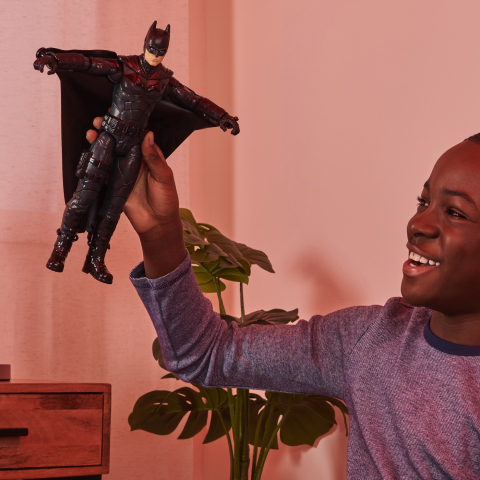 BATMAN FIGURINA BATMAN IN COSTUM CU ARIPI 30CM [3]