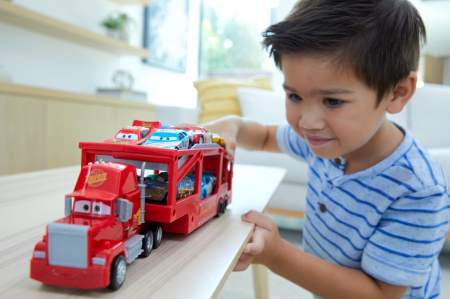 Cars Transportatorul Mack  [2]