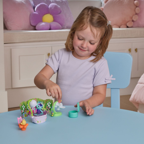 GABBYS DOLLHOUSE FAIRYLANDIA SET DE JOACA BAIA MAGICA A PISICII MERCAT CU FIGURINE SI ACCESORII [3]