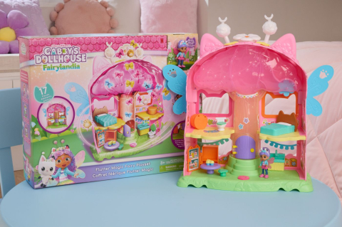 GABBYS DOLLHOUSE FAIRYLANDIA SET DE JOACA ZANA MAGICA FLUTTER CU FIGURINA GABBY INCLUSA [1]