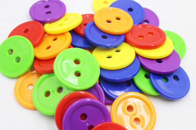 Joc din lemn cu nasturi si camasa [3]