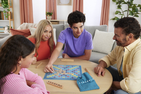 JOC SCRABBLE 2 IN 1 DIN LEMN IN LIMBA ENGLEZA [5]