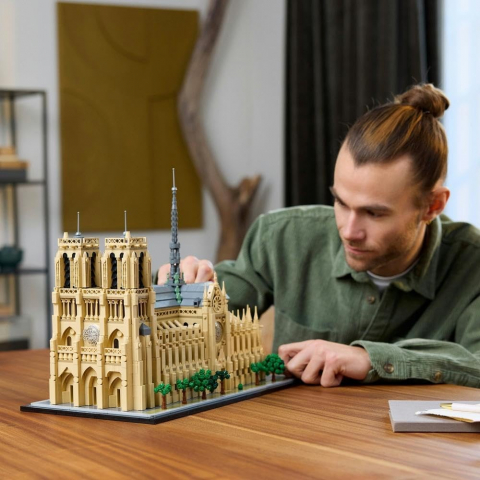LEGO ARCHITECTURE NOTRE-DAME DE PARIS 21061 [2]