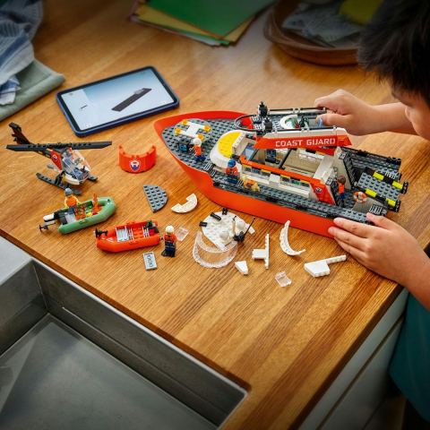 LEGO CITY BARCA DE SALVARE SI ELICOPTER ALE PAZEI DE COASTA 60504 [2]