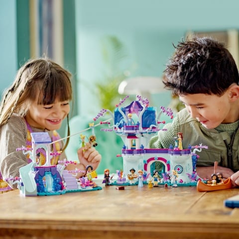 LEGO DISNEY CASA FERMECATA DIN COPAC 43215 [2]