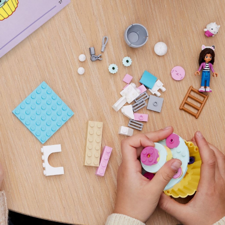 LEGO Gabby's Dollhouse Distracție în Bucătărie cu Briosel 10785  [3]