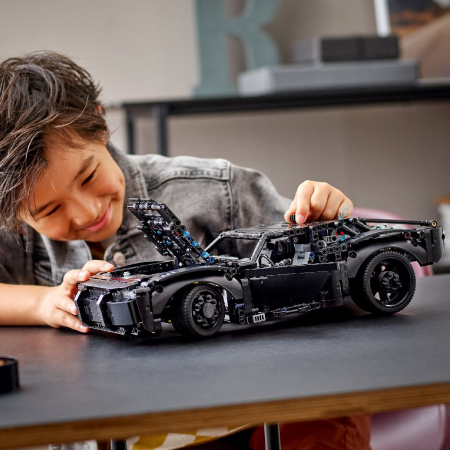 LEGO TECHNIC BATMOBILE 42127  [3]
