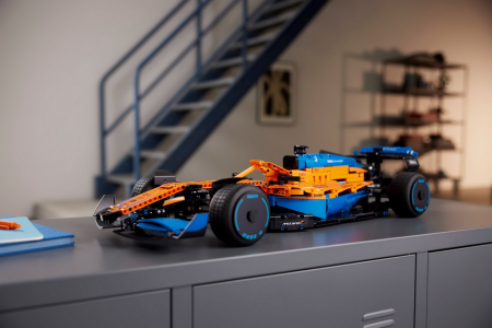 LEGO Technic McLaren F1 42141  [6]