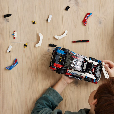 LEGO Technic NASCAR Next Gen Chevrolet Camaro ZL1 42153 [3]