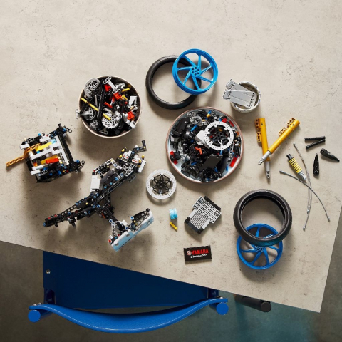 LEGO TECHNIC YAMAHA MT-10 SP 42159 [3]