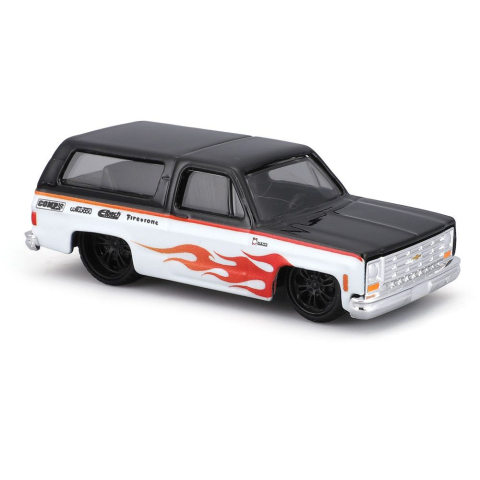 MAISTO DESIGN ELITE TRANSPORT SET CAMION CU RAMPA COE FLATBED SI MASINUTA CHEVROLET K5 BLAZER 1979 SCARA 1 LA 64 [6]