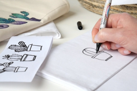 Marker Kreul pentru textile, vârf mediu 2-4mm, 18 culori [17]