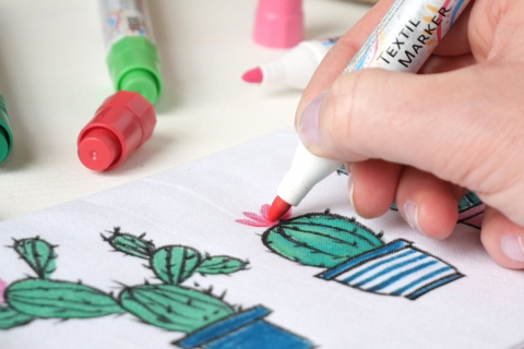 Marker Kreul pentru textile, vârf mediu 2-4mm, 18 culori [18]