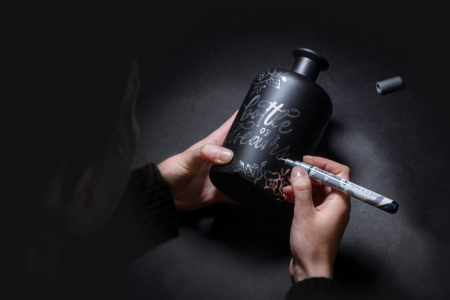 Marker permanent metali cu vraf rotund 0.8mm [6]