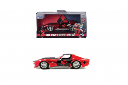 Masinute, Motociclete, Elicoptere, Avioane & Trenulete - Mașină Metalică Harley Quinn 1969 Corvette Stingray 1:32
