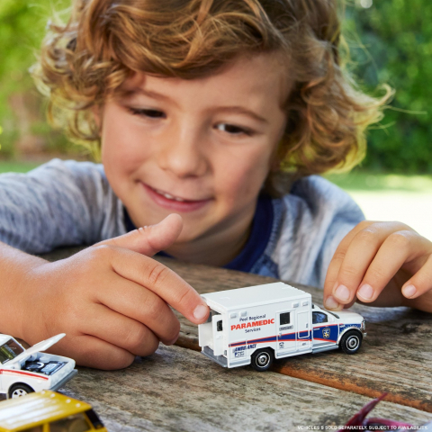 MATCHBOX MASINUTA METALICA CU PARTI MOBILE SCARA 1:64 [3]