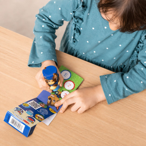 MELISSA AND DOUG STICKER WOW PATRULA CATELUSILOR MINI SET DE ACTIVITATI SI AUTOCOLANTE [2]