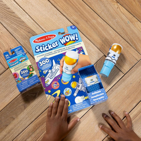 MELISSA AND DOUG STICKER WOW SET DE JOACA AUTOCOLANTE SI STAMPILA ASTRONAUT [6]