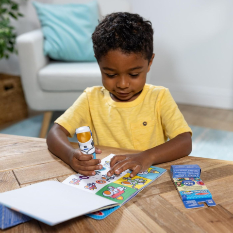 MELISSA AND DOUG STICKER WOW SET DE JOACA AUTOCOLANTE SI STAMPILA ASTRONAUT [2]
