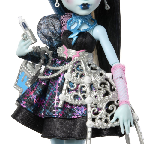 MONSTER HIGH ZIUA DE NASTERE DULCE SI INFRICOSATOARE PAPUSA FRANKIESTEIN CU ACCESORII [4]