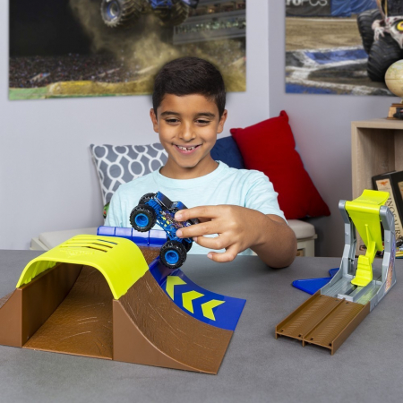 Monster Jam Set Cascadorii Rampa Campionilor  [4]