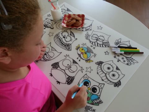 Plansa reutilizabila cu desene de colorat, model Bufnite,68x48 cm [2]