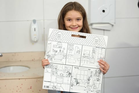Plansa reutilizabila cu desene de colorat, model Casuta,40x40 cm [5]