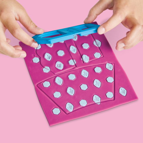 PLAY DOH BARBIE SET CREATII VESTIMENTARE PIETRE PRETIOASE SI PANGLICI [5]