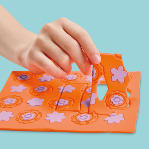 PLAY DOH BARBIE SET CREATII VESTIMENTARE ZI DE PLAJA COCHETA [7]