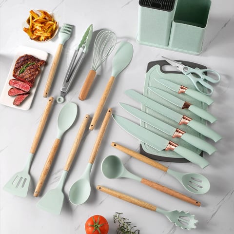 Set 17 ustensile de gatit din silicon cu maner rezistent din bambus, suport si tocator, verde menta [1]
