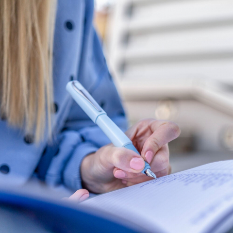 Stilou Schneider Tomo – Pentru Dreptaci și Stângaci [4]