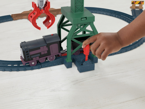 Thomas Set De Joaca Cu Locomotive Diesel Si Cranky Motorizate Si Accesorii [4]