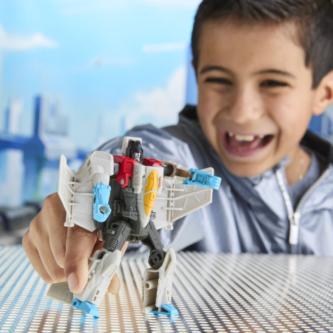 TRANSFORMERS CYBERWORLD ROBOT STARSCREAM CONVERTIBIL 10CM [3]