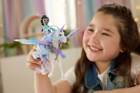 UNICORN ACADEMY SET MAGIA ARIPILOR CU PAPUSA LAYLA SI UNICORNUL GLACIER CU ACCESORII [2]