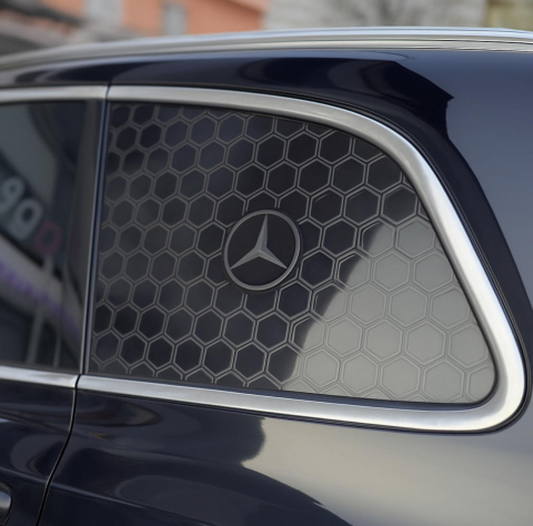 STICKERE GEAM MIC - SET 2 STICKERE  MERCEDES- GEAM MIC TIP FAGURI