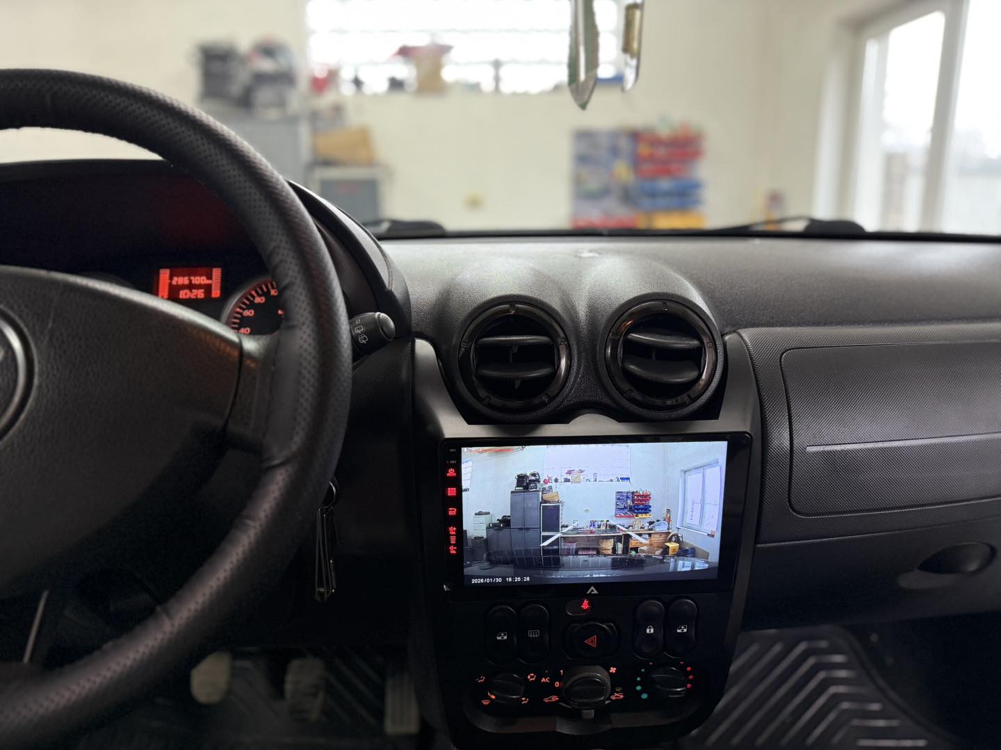 Proiect finalizat: Upgrade multimedia Autodrop pe Dacia Duster 2010