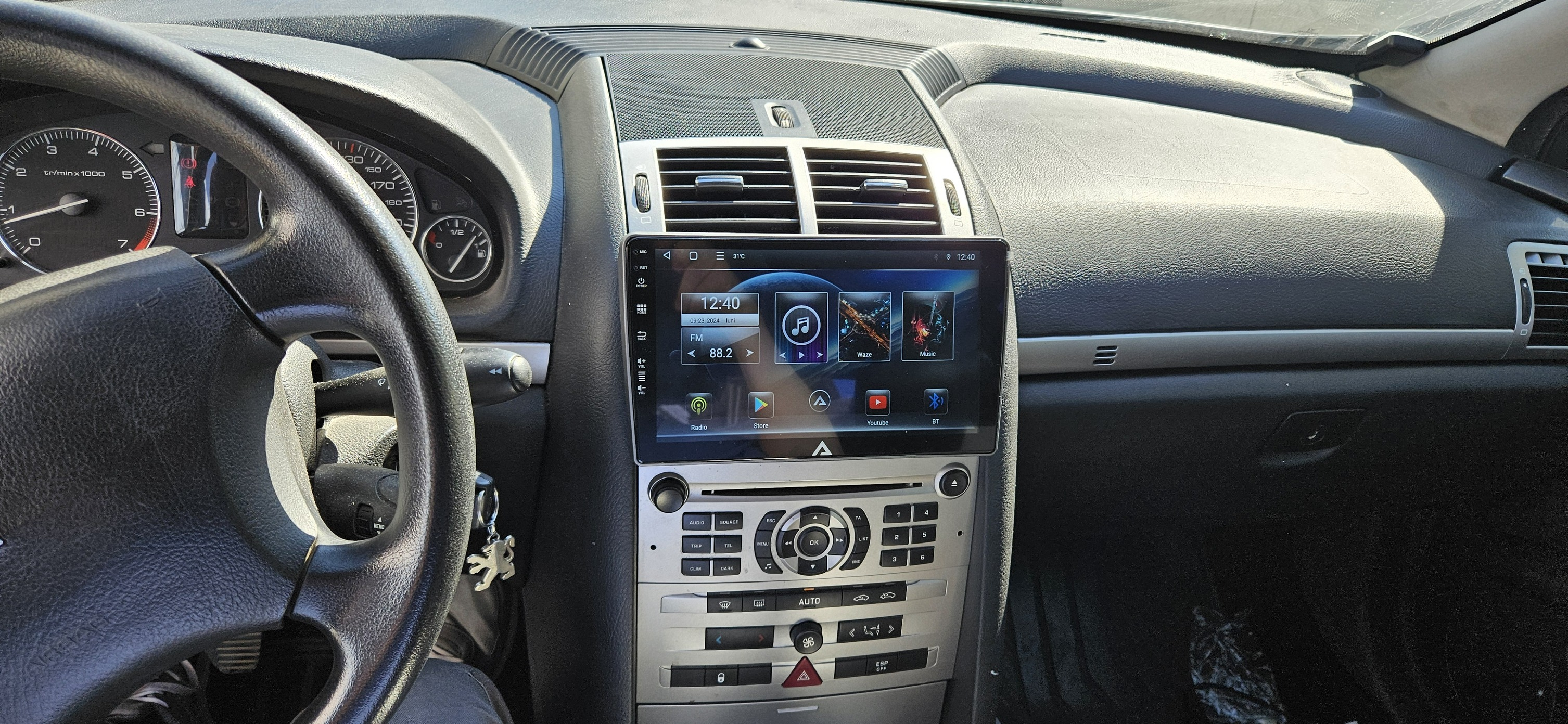Proiect finalizat: Upgrade multimedia Autodrop Peugeot 407
