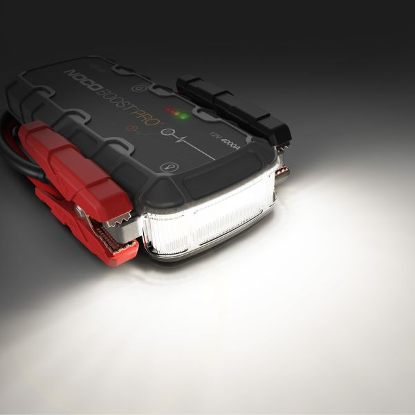 Dispozitiv de pornire BOOSTER model: GB150, tensiune: 12V, curent de pornire maxim: 3000A, greutate: 2,72 kg [3]