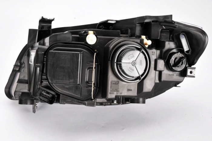 Far dreapta (D1S, reglaj electric, cu motoras, cu lumini de zi) BMW X1 2009-2015 [4]